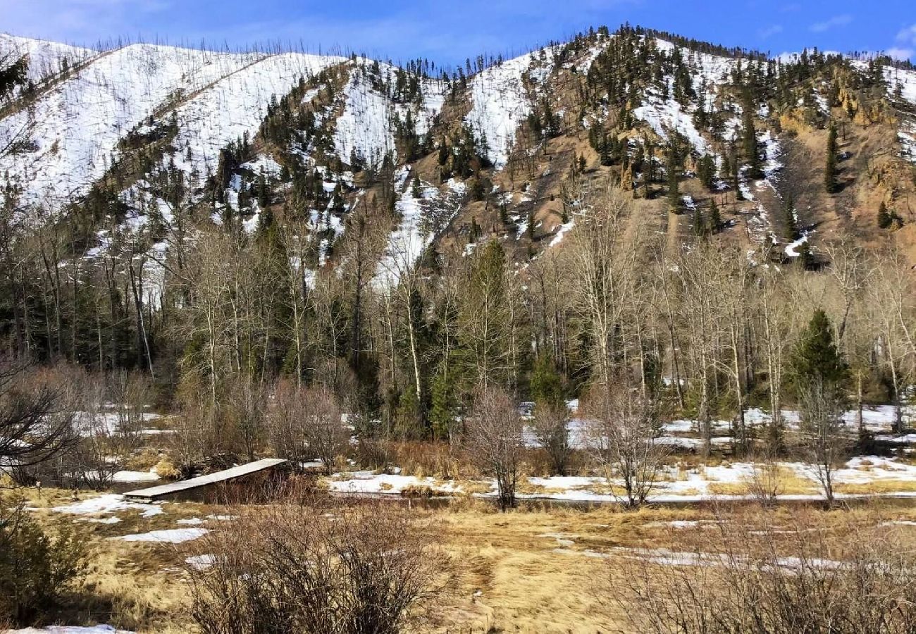 Cabin in Philipsburg - Rock Creek Cabin Hideaway with Stunning Views! 