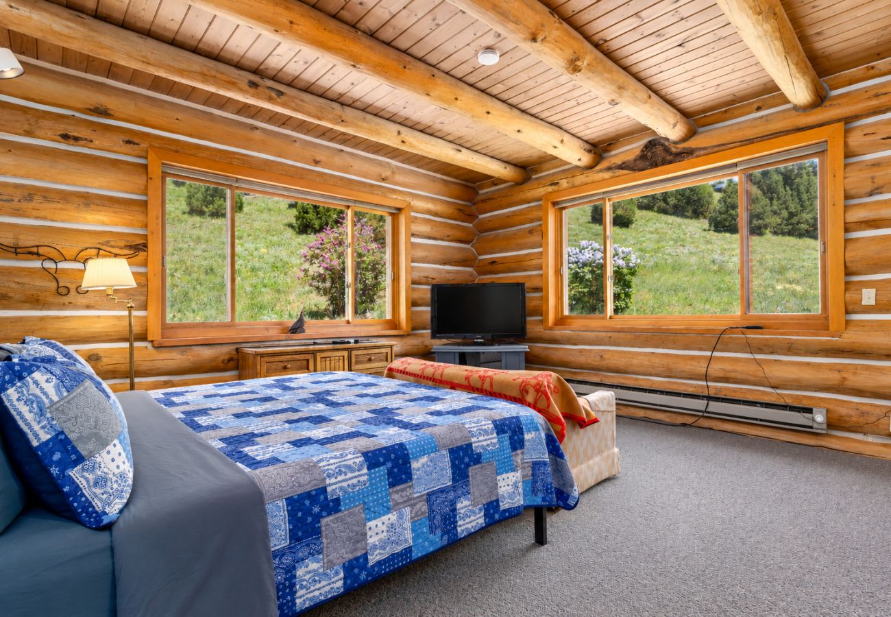 Cabin in Philipsburg - Rock Creek Cabin Hideaway with Stunning Views!