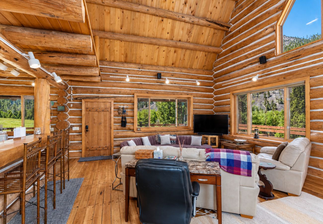 Cabin in Philipsburg - Rock Creek Cabin Hideaway with Stunning Views!