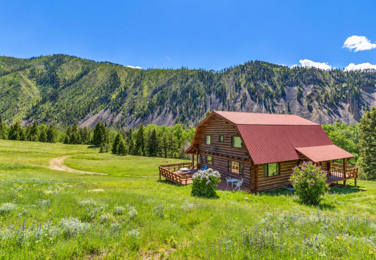 Cabin in Philipsburg - Rock Creek Cabin Hideaway with Stunning Views!