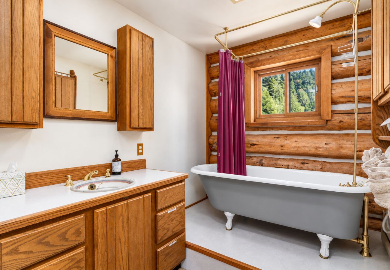 Cabin in Philipsburg - Rock Creek Cabin Hideaway with Stunning Views!