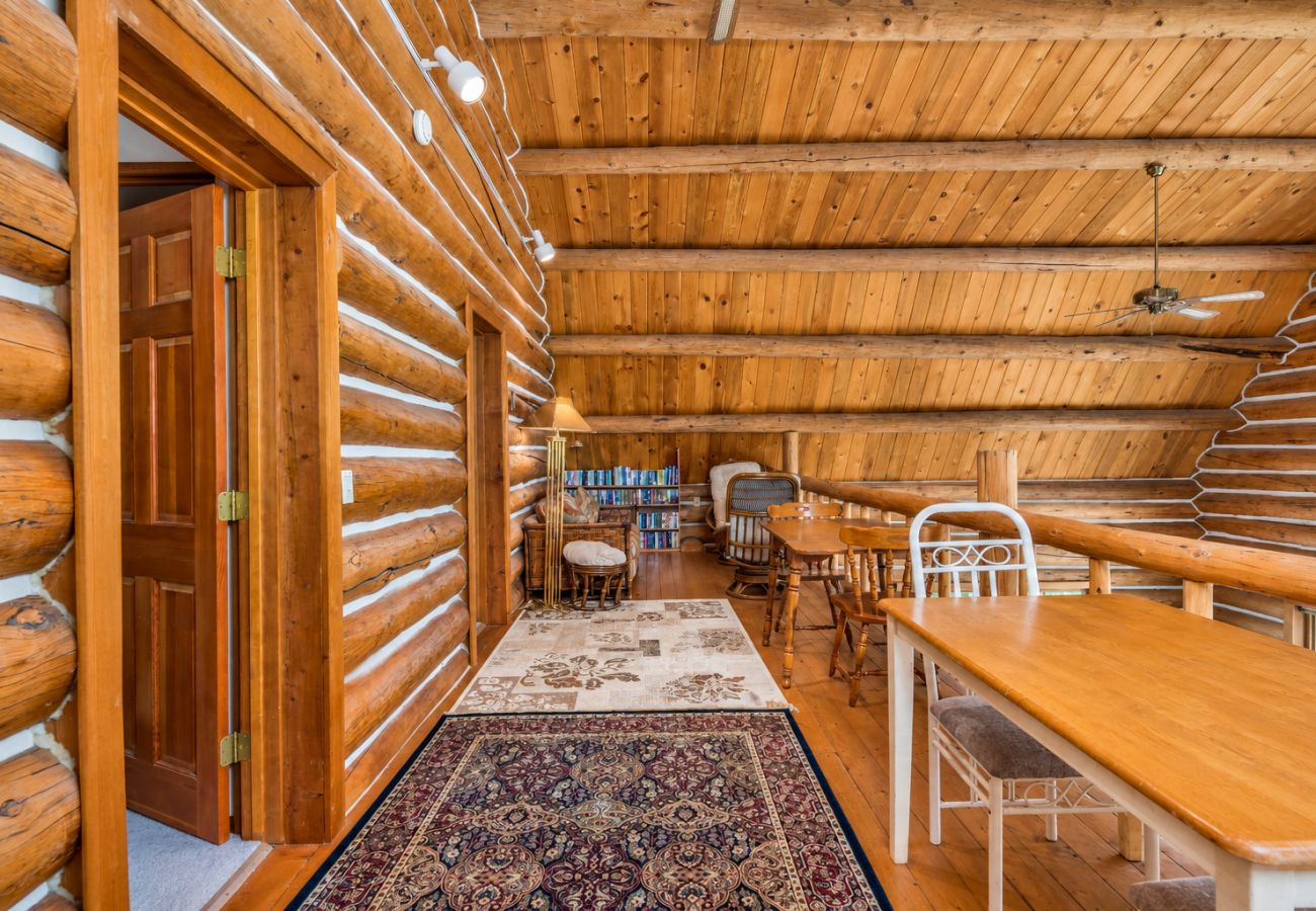 Cabin in Philipsburg - Rock Creek Cabin Hideaway with Stunning Views!