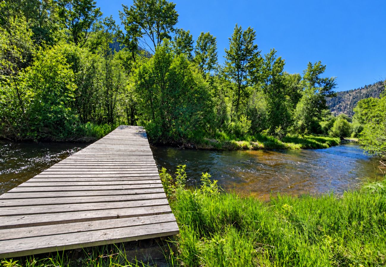 Cabin in Philipsburg - Rock Creek Cabin Hideaway with Stunning Views!