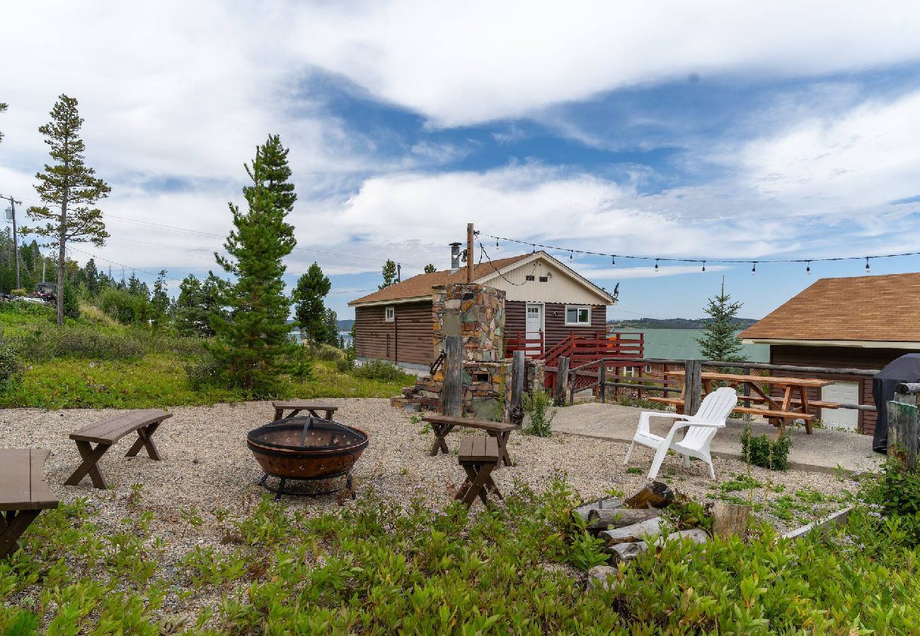 Cabin in Anaconda - Diamond R Bivy - Discovery & Lake Views! 