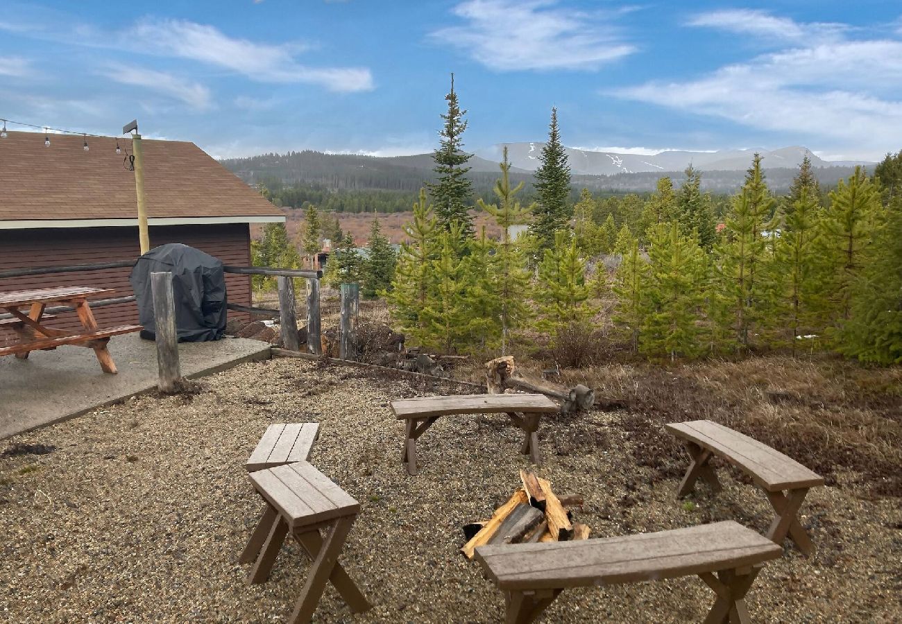 Cabin in Anaconda - Diamond R Bivy - Discovery & Lake Views! 