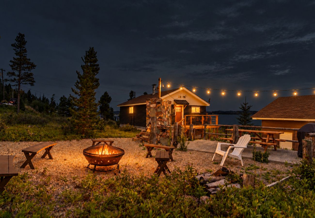Cabin in Anaconda - Diamond R Bivy - Discovery & Lake Views!