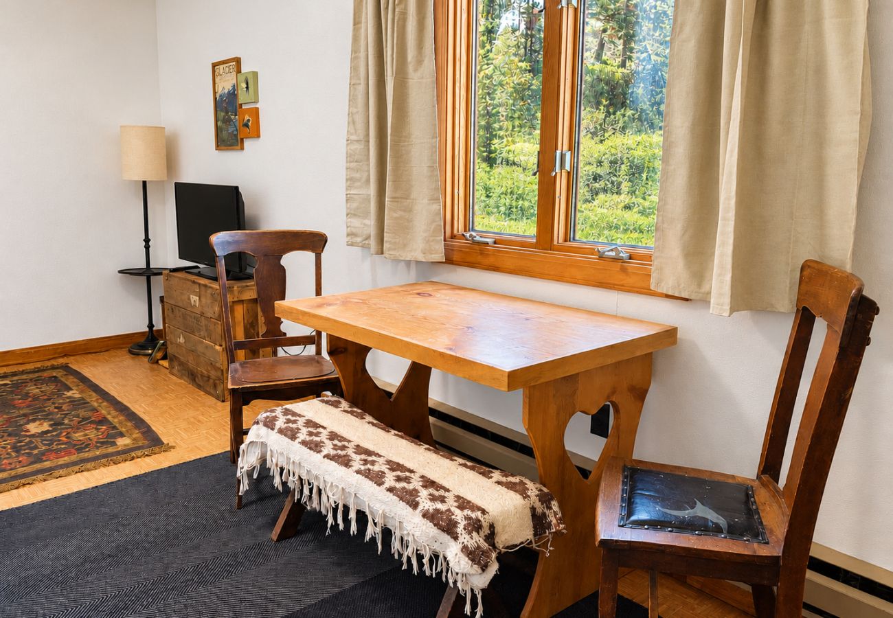 Cabin in Anaconda - Diamond R Bivy - Discovery & Lake Views!