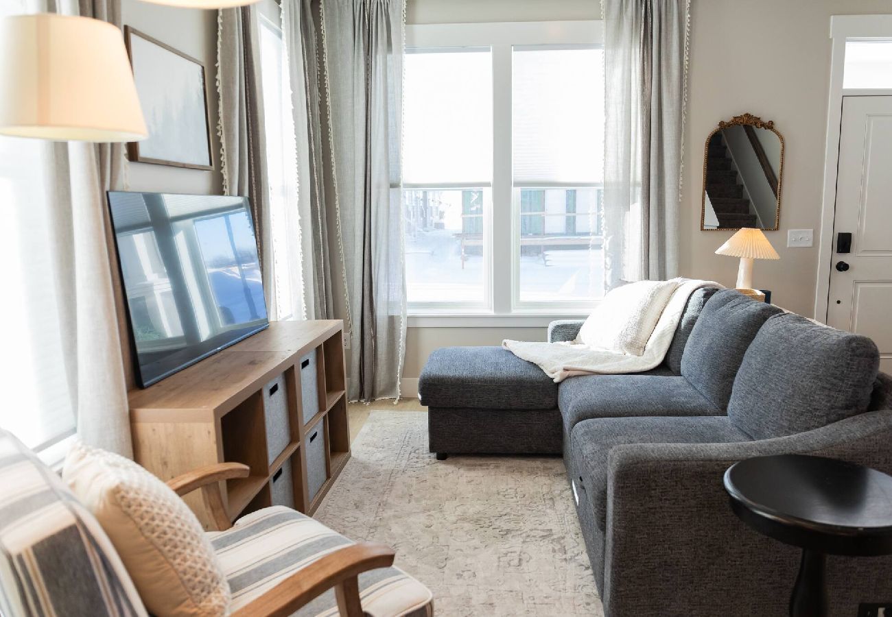 Townhouse in Billings - New modern Townhome with Hot Tub 
