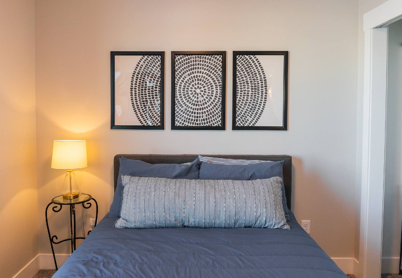 Townhouse in Billings - New modern Townhome with Hot Tub 