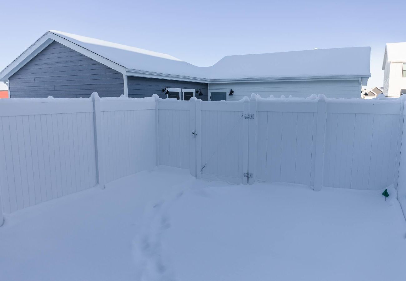 Townhouse in Billings - New modern Townhome with Hot Tub 