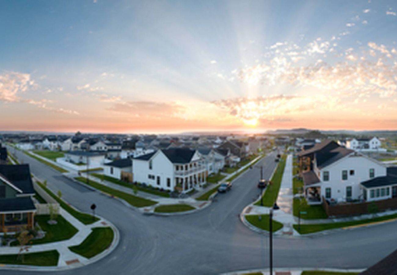Townhouse in Billings - New modern Townhome with Hot Tub 
