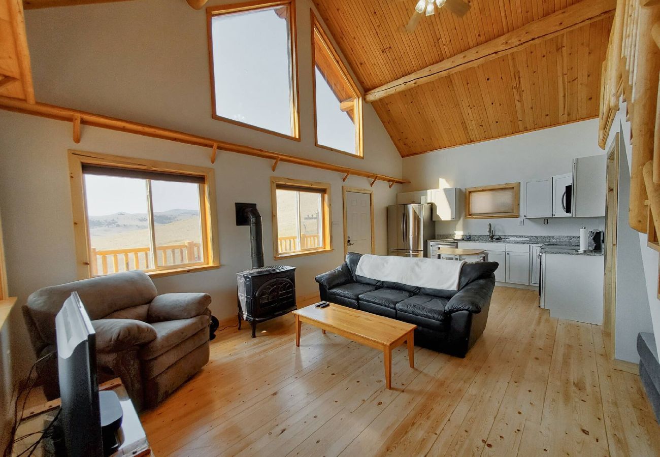 Cabin in Philipsburg - Close to Rock Creek! - Updated cabin on 40 acres! 