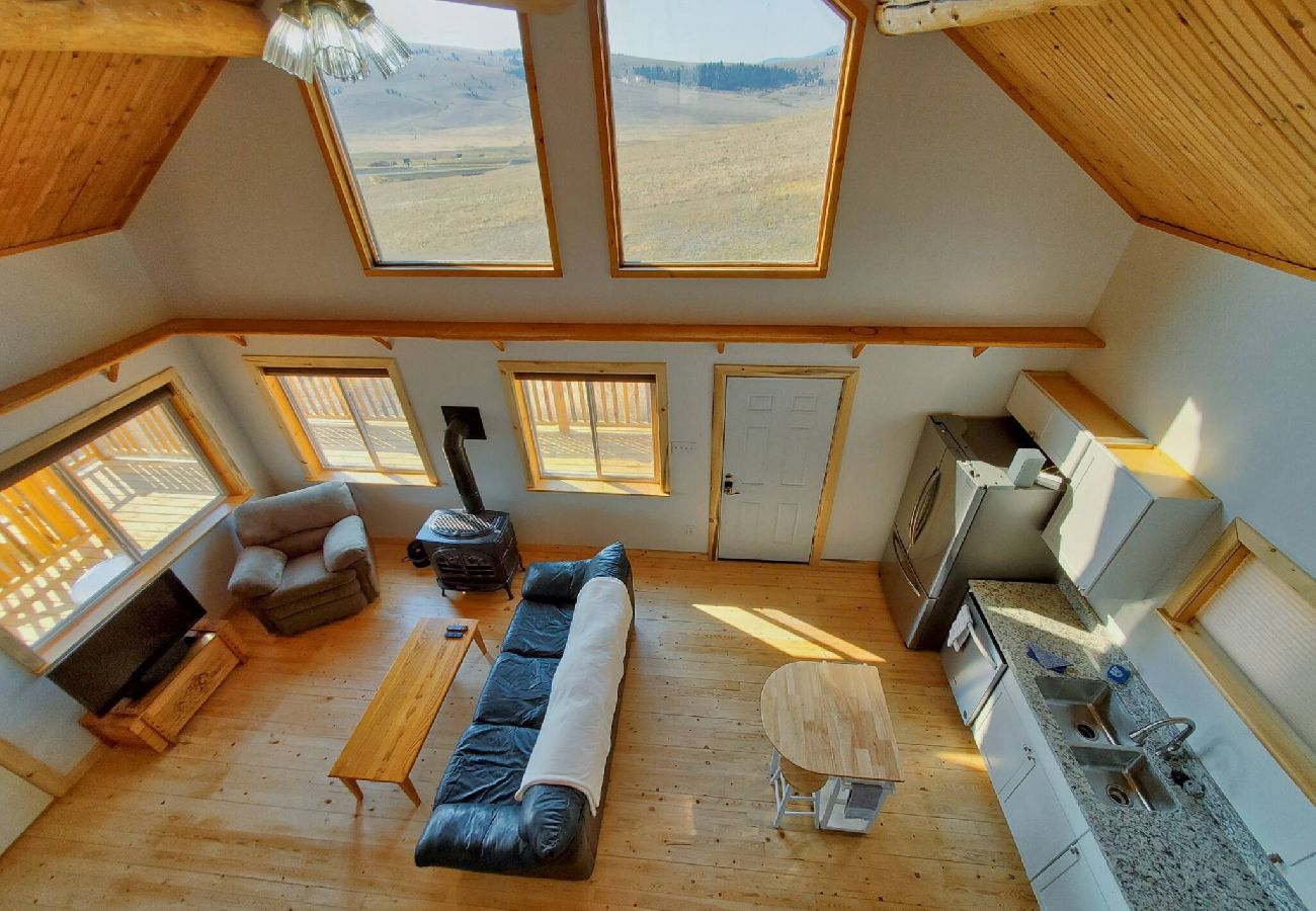 Cabin in Philipsburg - Close to Rock Creek! - Updated cabin on 40 acres! 