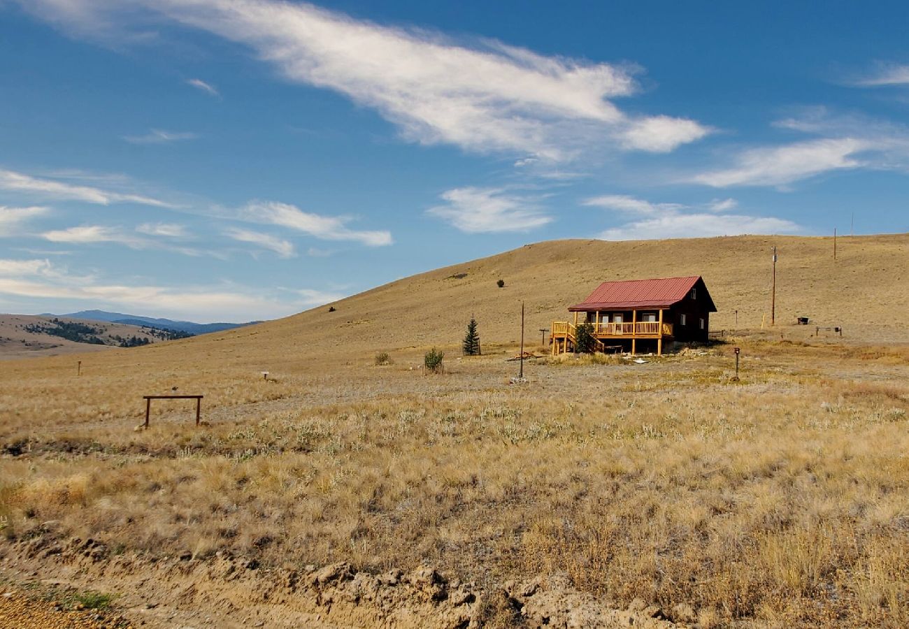 Cabin in Philipsburg - Close to Rock Creek! - Updated cabin on 40 acres! 