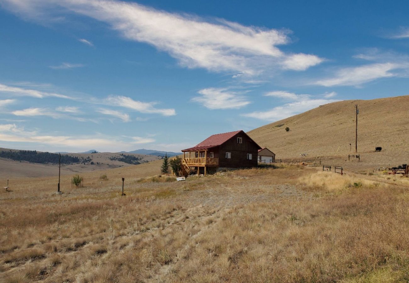 Cabin in Philipsburg - Close to Rock Creek! - Updated cabin on 40 acres! 