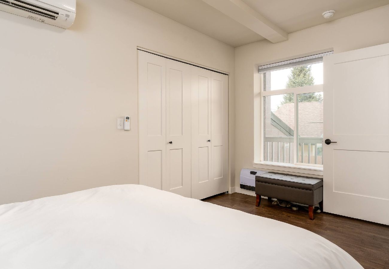 Condominium in Anaconda - Convenient & Modern Condo Living 