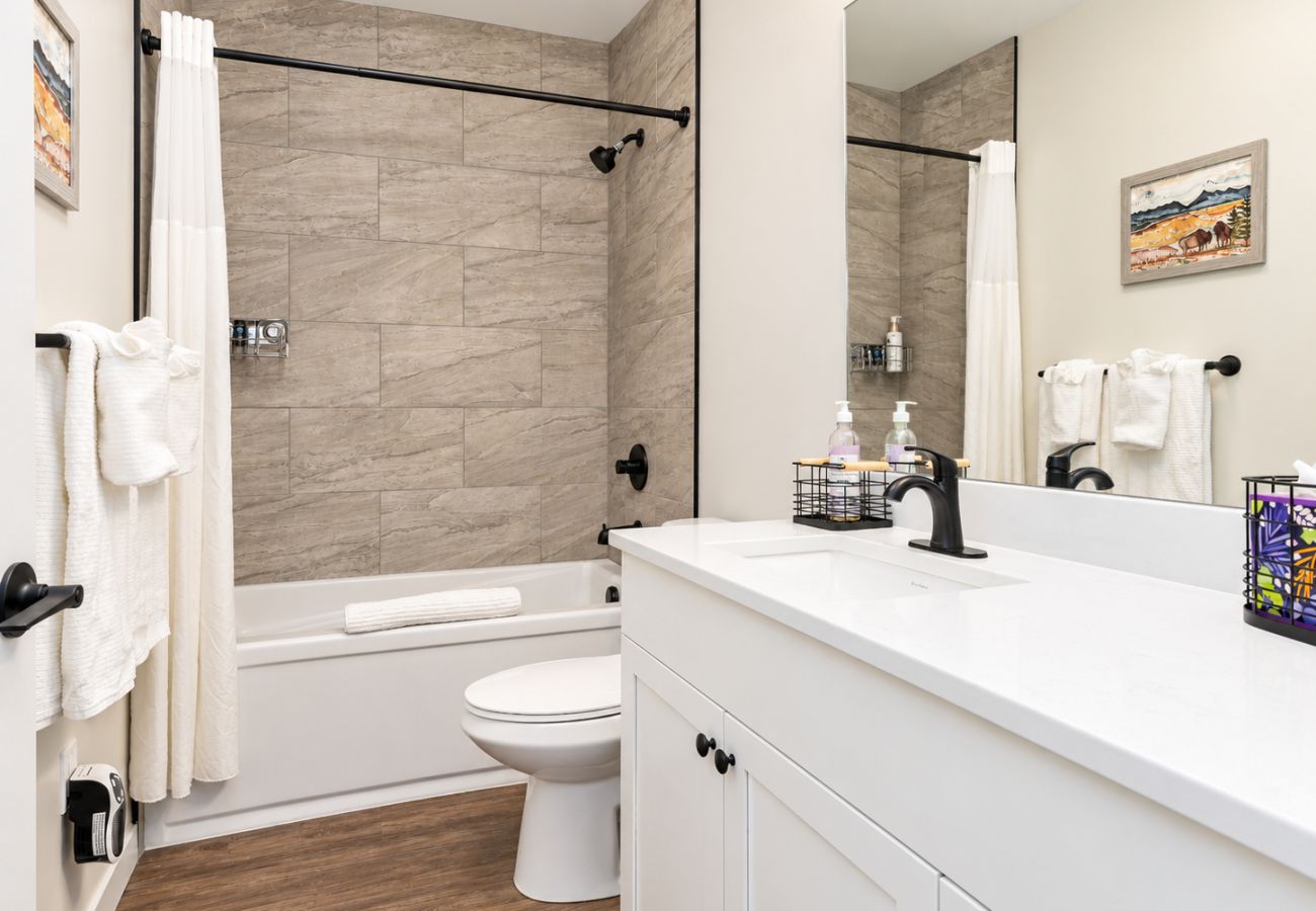 Condominium in Anaconda - Convenient & Modern Condo Living