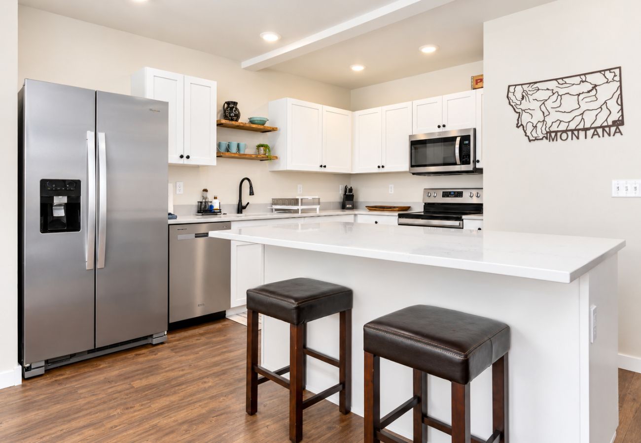 Condominium in Anaconda - Convenient & Modern Condo Living