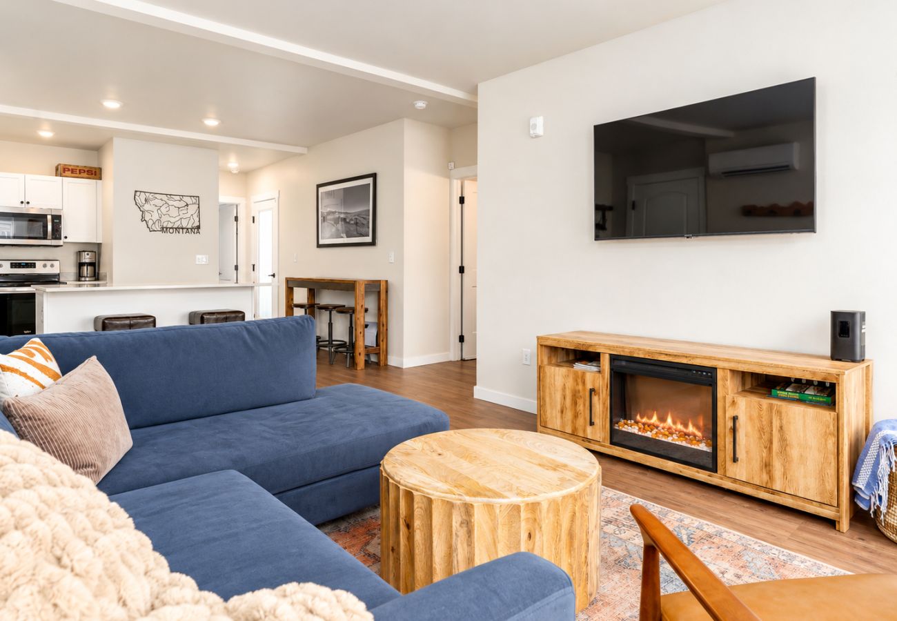 Condominium in Anaconda - Convenient & Modern Condo Living