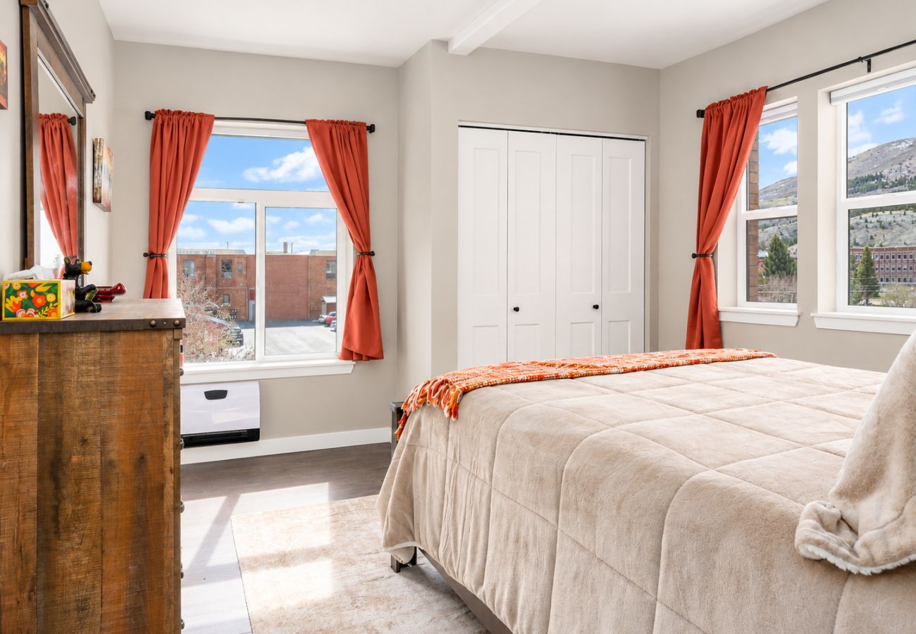 Condominium in Anaconda - 2BD/2BA Parks Place Condo