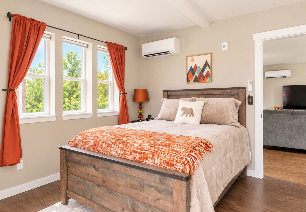 Condominium in Anaconda - 2BD/2BA Parks Place Condo
