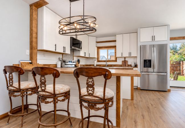 House in Anaconda - Spacious & Modern Anaconda Home