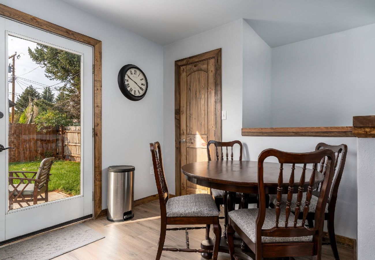 House in Anaconda - Spacious & Modern Anaconda Home 
