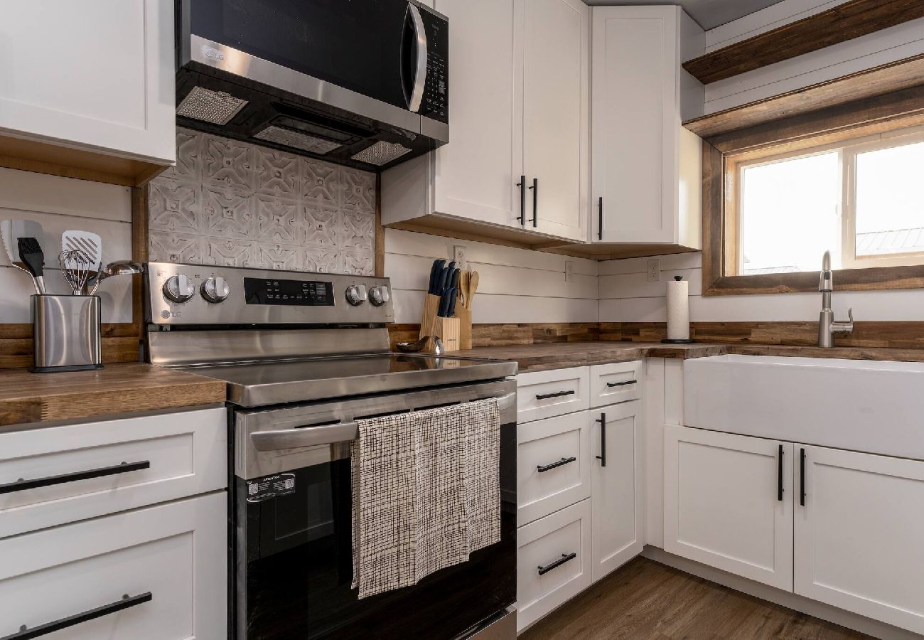 House in Anaconda - Spacious & Modern Anaconda Home 
