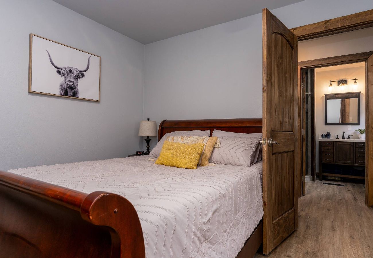 House in Anaconda - Spacious & Modern Anaconda Home 