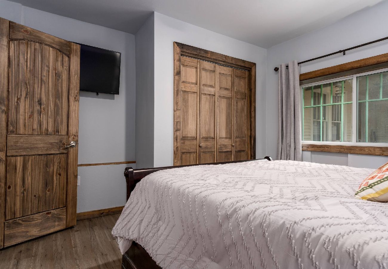 House in Anaconda - Spacious & Modern Anaconda Home 