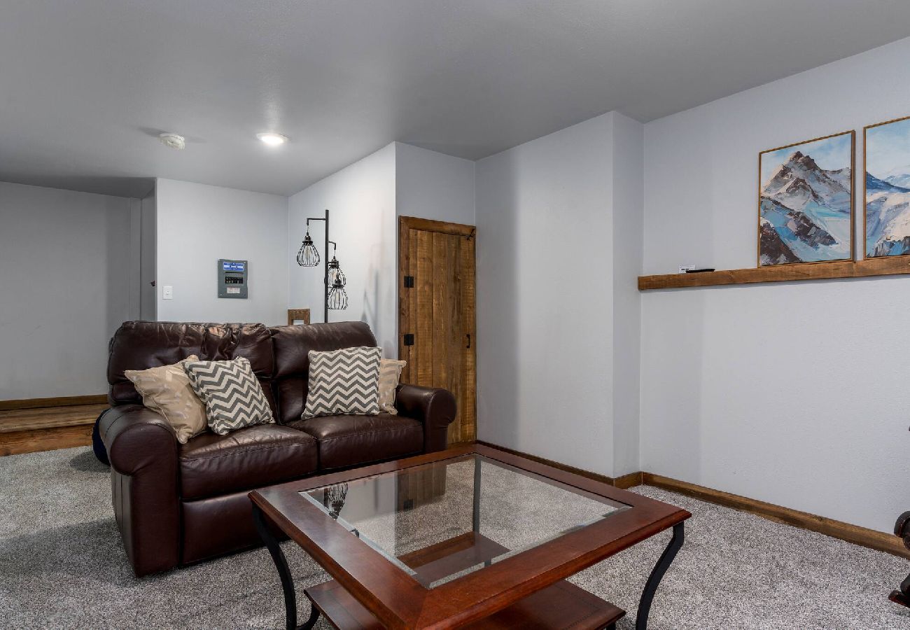 House in Anaconda - Spacious & Modern Anaconda Home 