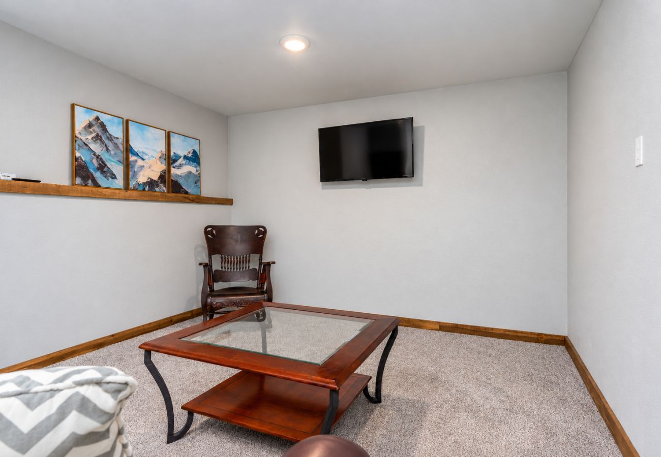 House in Anaconda - Spacious & Modern Anaconda Home