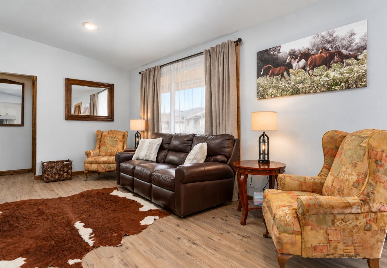 House in Anaconda - Spacious & Modern Anaconda Home