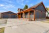 House in Anaconda - Spacious & Modern Anaconda Home