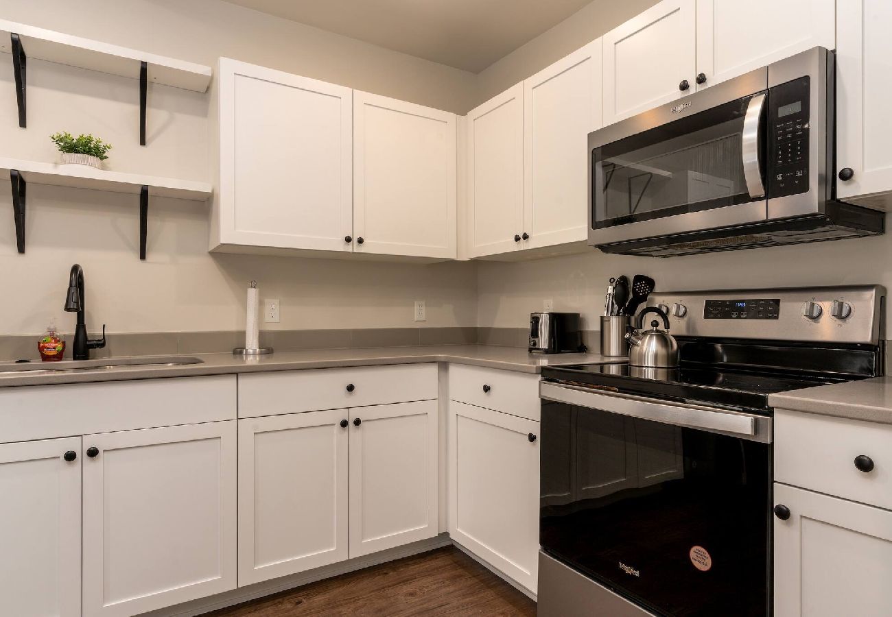 Condominium in Anaconda - Modern Condo Living in Anaconda 