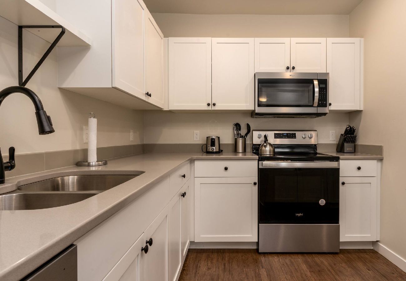 Condominium in Anaconda - Modern Condo Living in Anaconda 