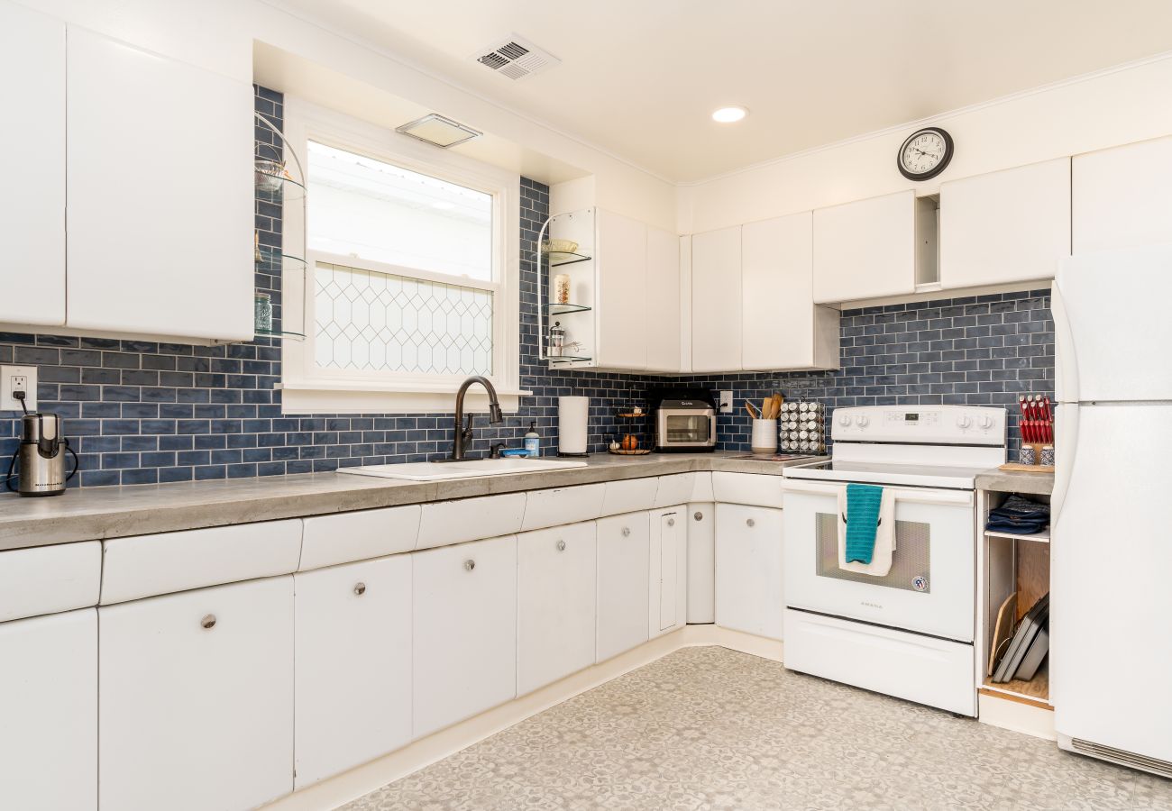 House in Anaconda - Charming Home in the Heart of Anaconda