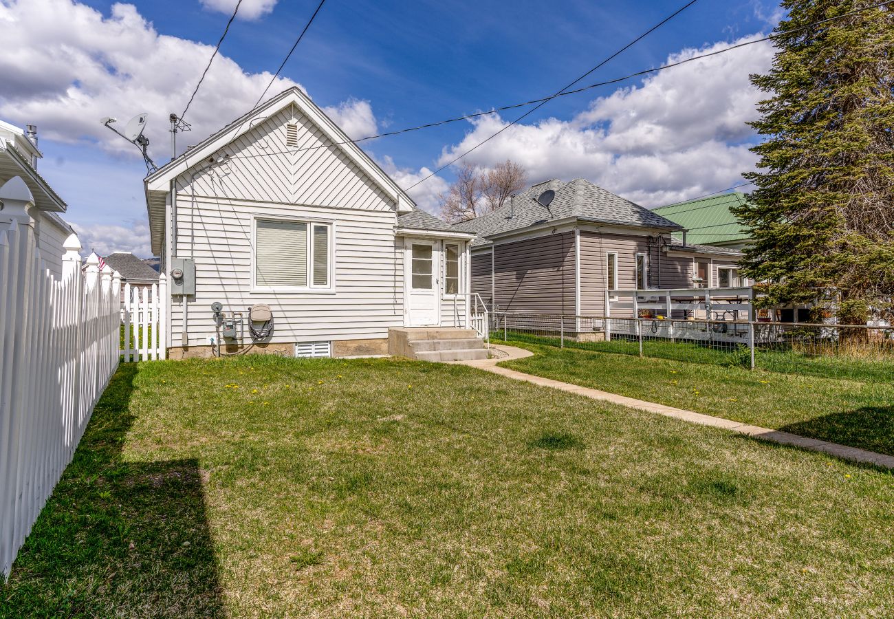 House in Anaconda - Charming Home in the Heart of Anaconda