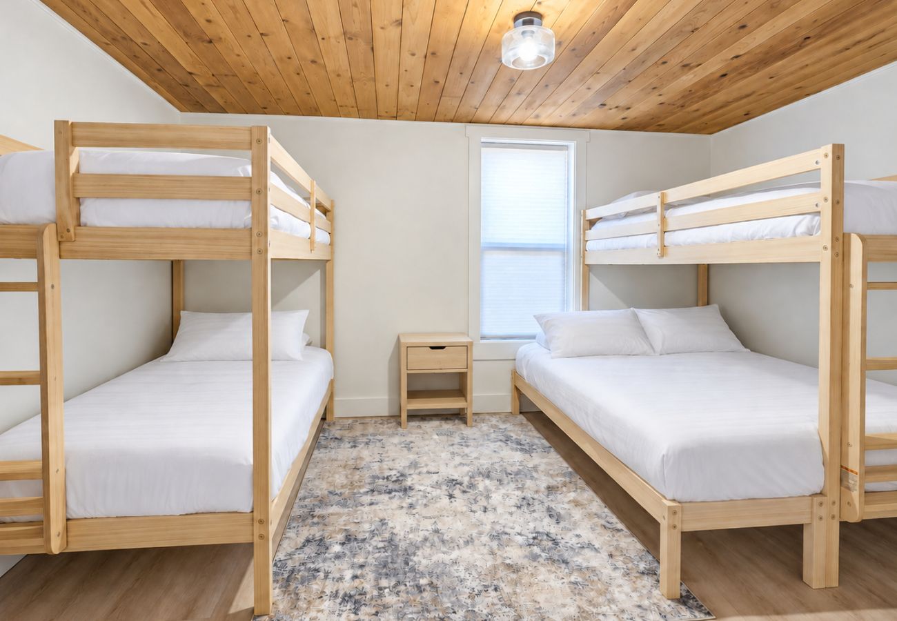 House in Anaconda - Cherry St Charmer – Fully Renovated & Furnished!