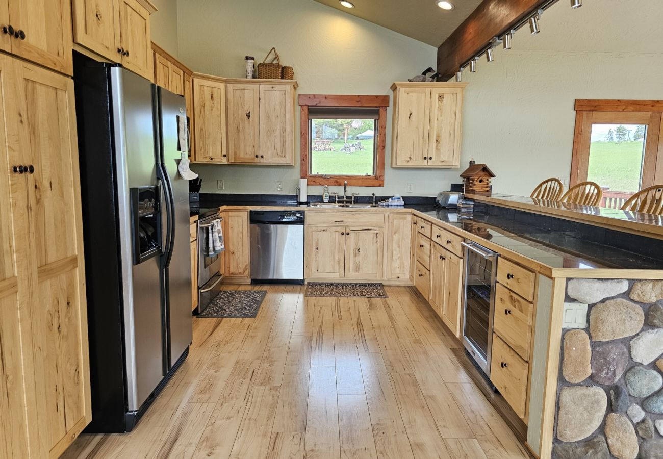 House in Anaconda - 556 Black Bear Ln