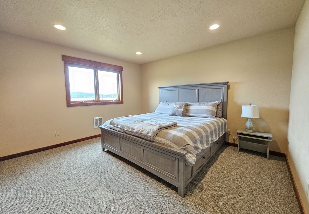 House in Anaconda - 556 Black Bear Ln