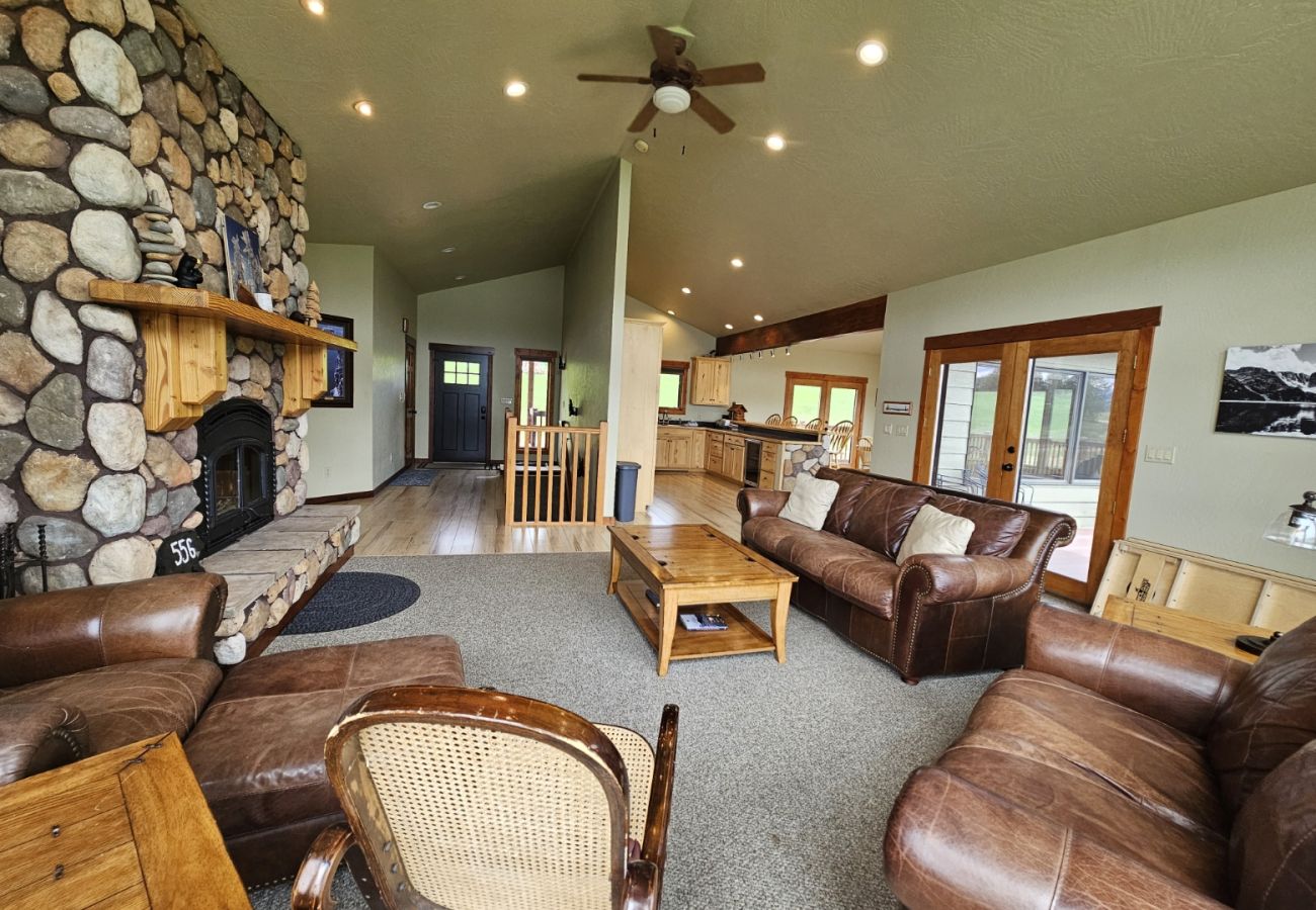 House in Anaconda - 556 Black Bear Ln