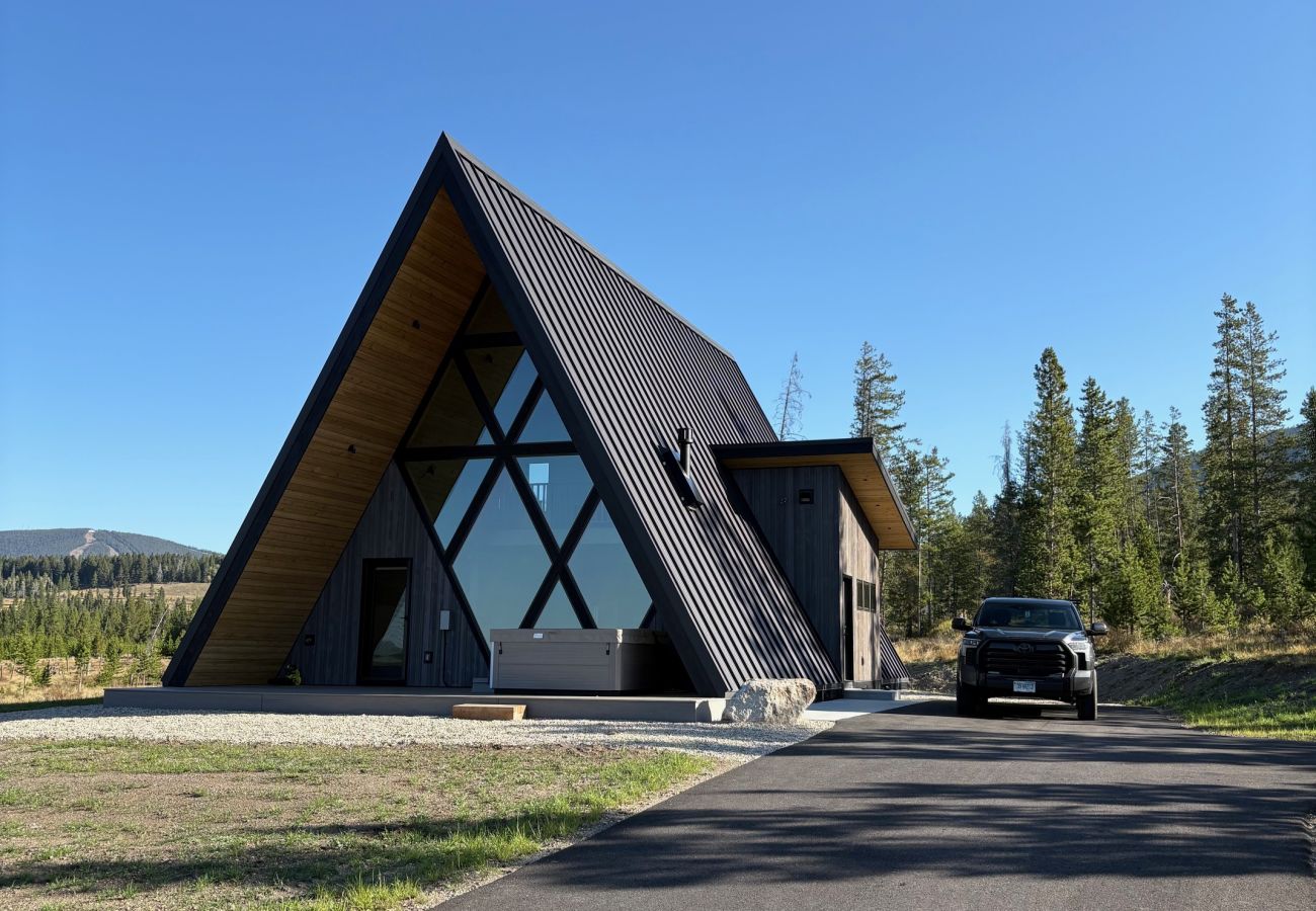 House in Anaconda - GTL A-Frame Main Cabin | Near Discovery Ski