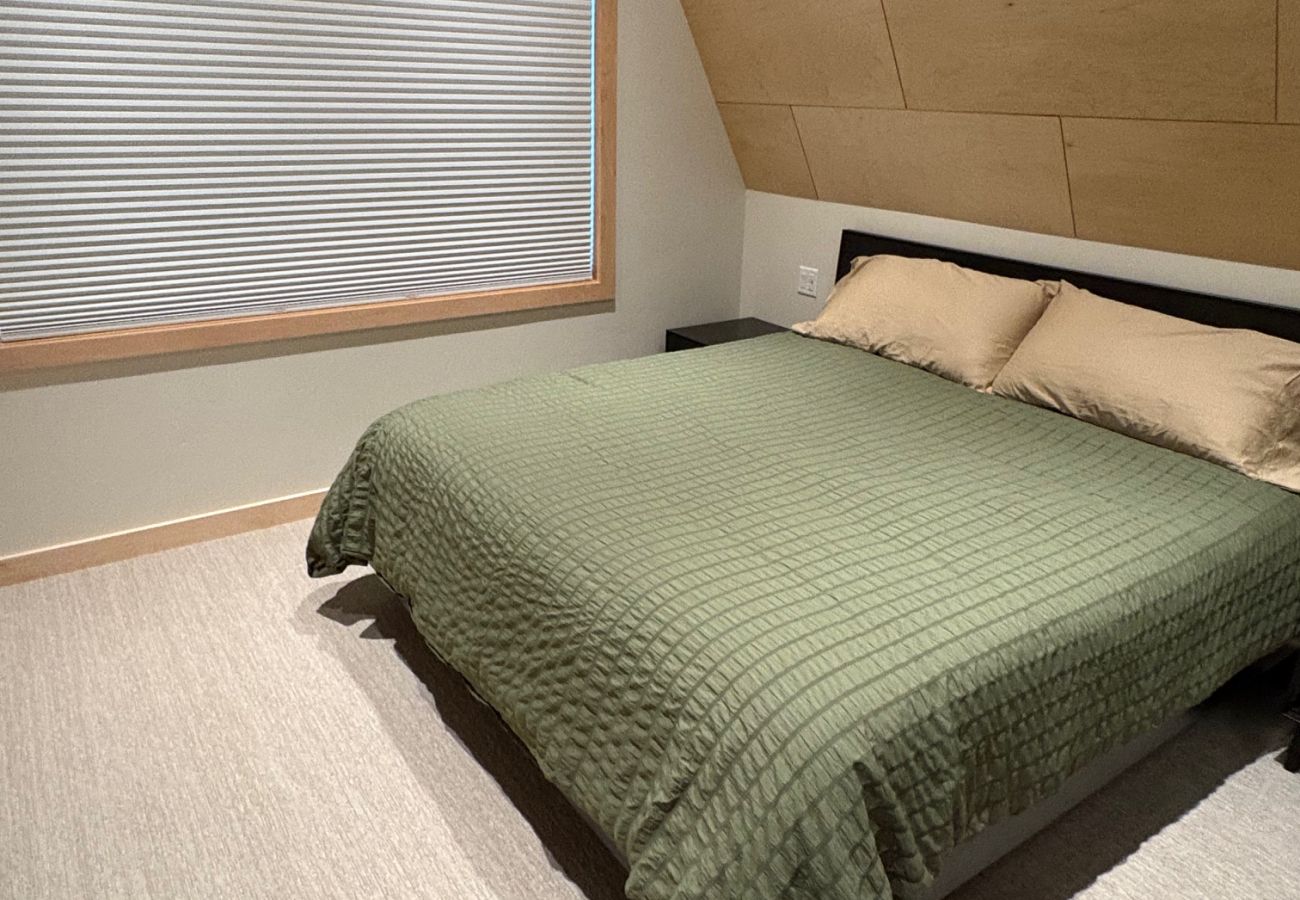 House in Anaconda - GTL A-Frame Main Cabin | Near Discovery Ski