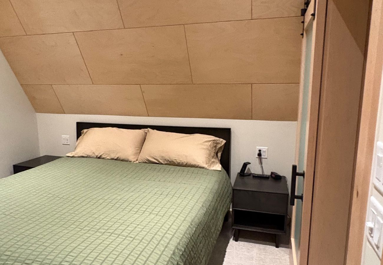 House in Anaconda - GTL A-Frame Main Cabin | Near Discovery Ski