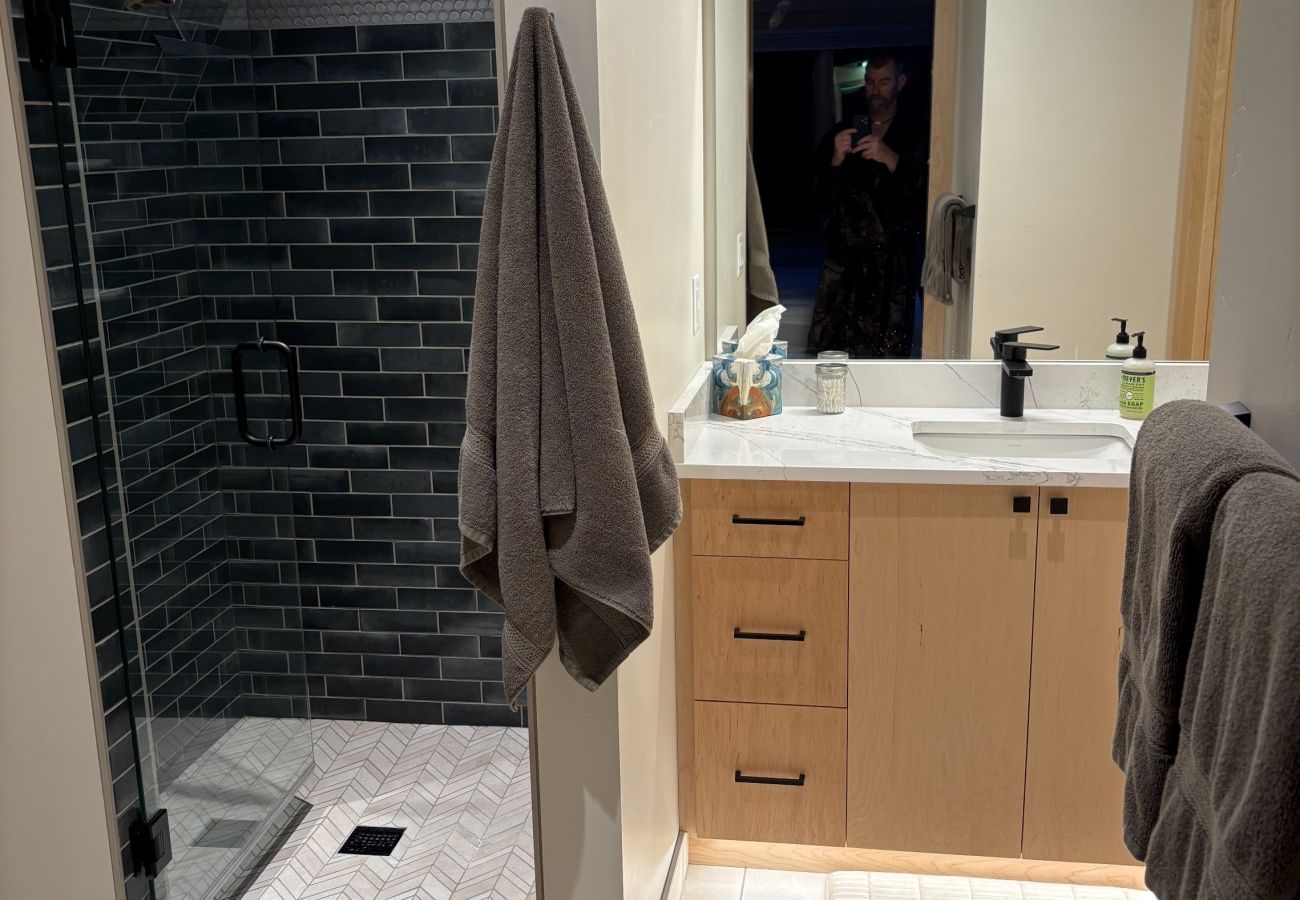 House in Anaconda - GTL A-Frame Main Cabin | Near Discovery Ski