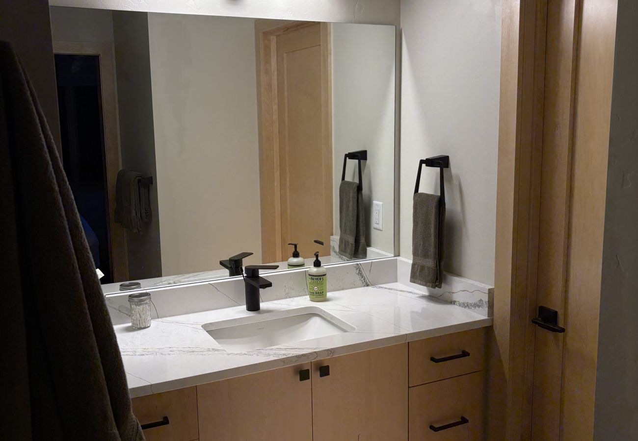 House in Anaconda - GTL A-Frame Main Cabin | Near Discovery Ski