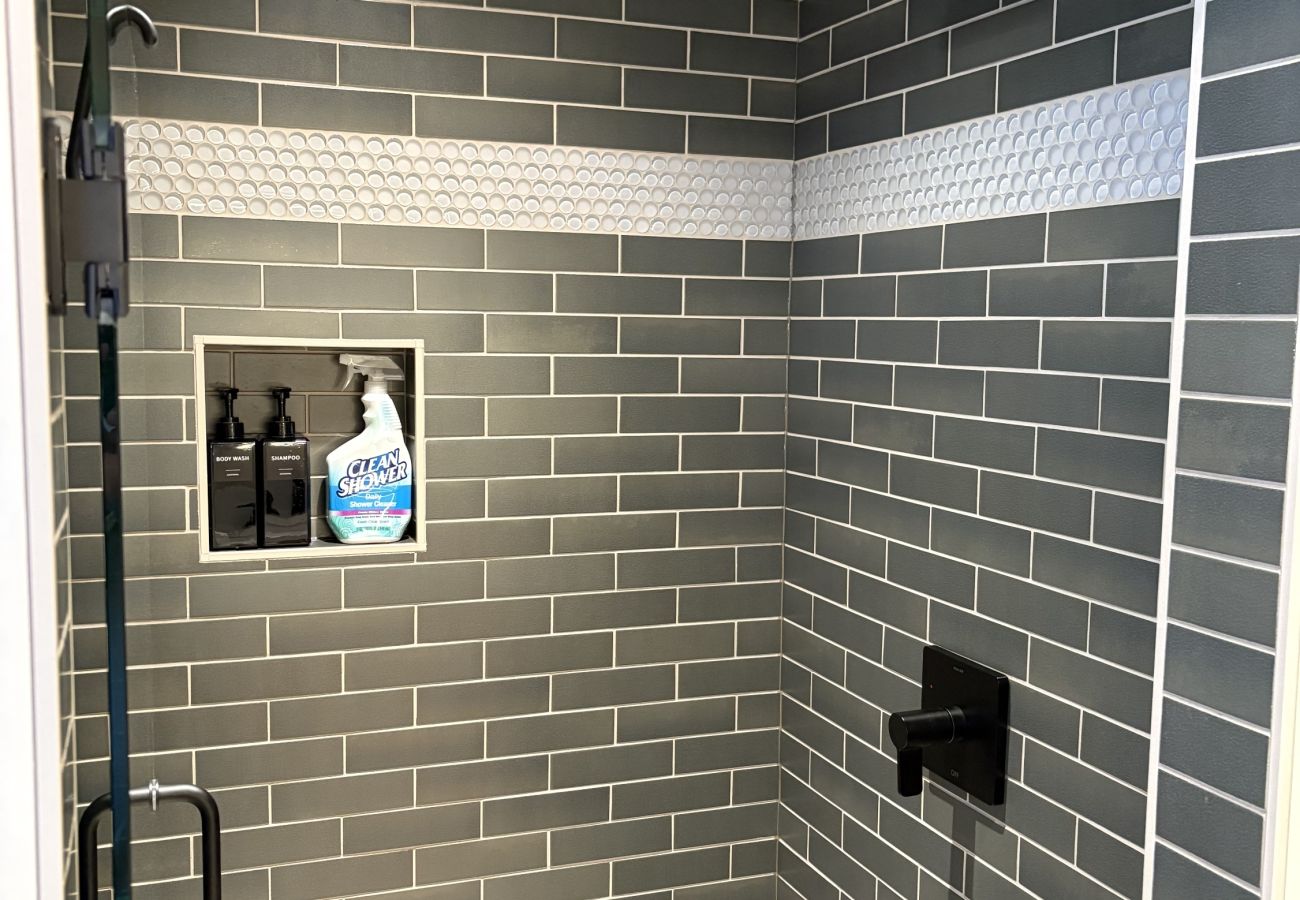 House in Anaconda - GTL A-Frame Main Cabin | Near Discovery Ski