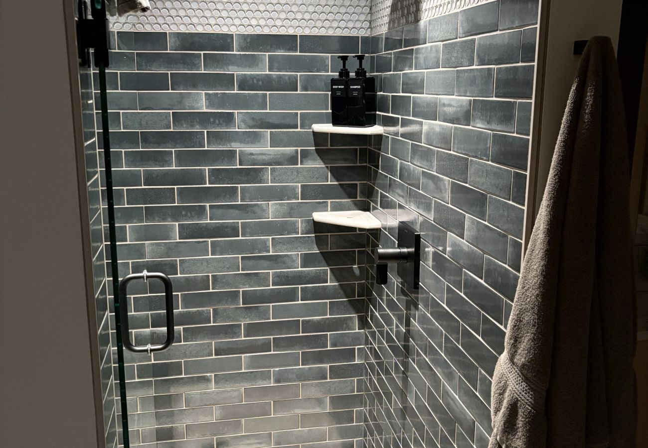 House in Anaconda - GTL A-Frame Main Cabin | Near Discovery Ski