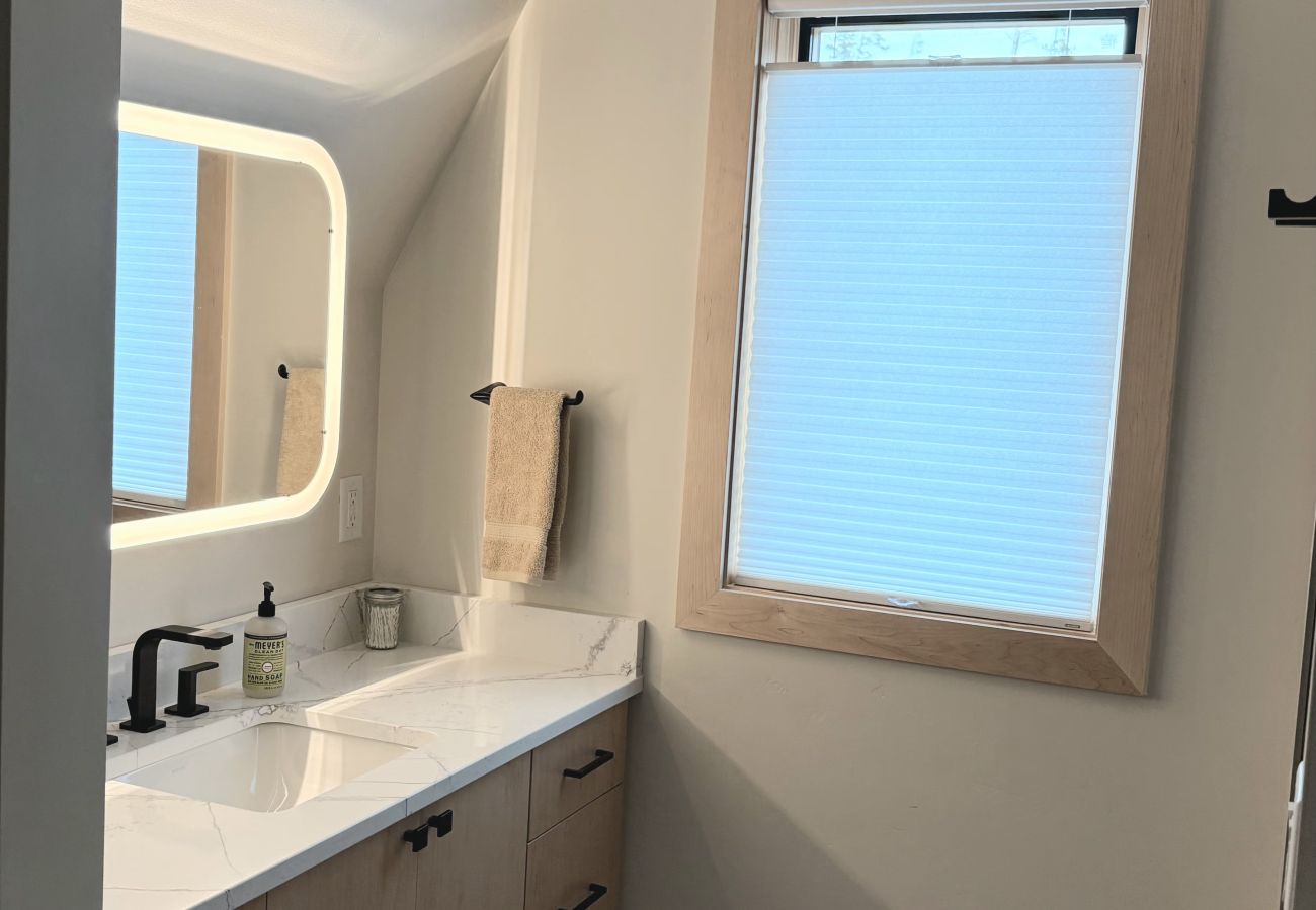 House in Anaconda - GTL A-Frame Main Cabin | Near Discovery Ski